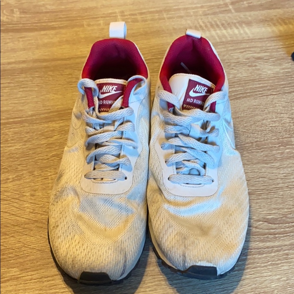 Woman’s Nike MD runner 2